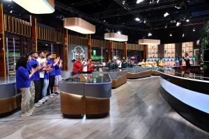 Se încep duelurile între cele patru echipe