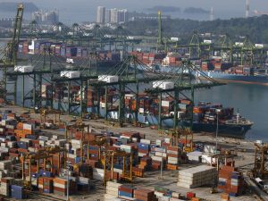 Tancuri petroliere neloiale din Singapore: Ce sunt flotele de umbră și cine le operează?