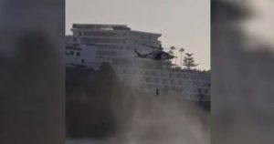 VIDEO: Fatală în Tenerife, MAE confirmă decesul unui român după ce valuri imense au lovit o piscină naturală