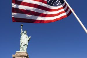 Vama americană dorește să examineze postările de 5 ani ale turiștilor la intrare