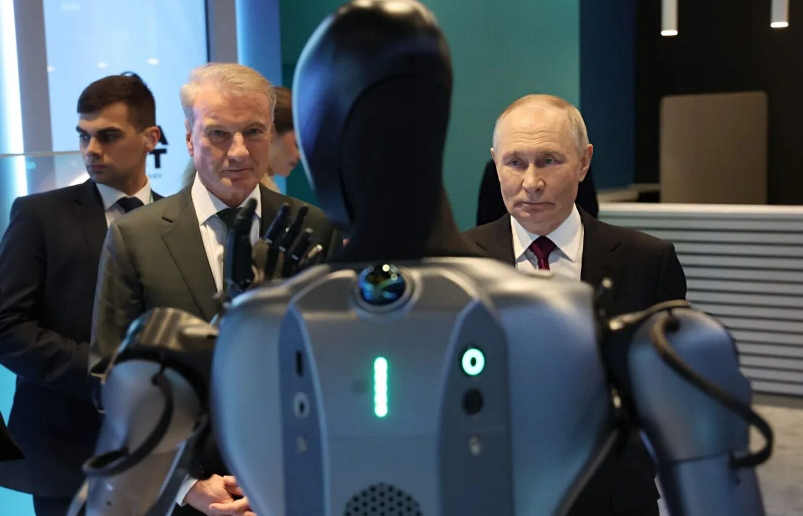 Rusia a căzut în fața IA, războiul din Ucraina și izolația globală i-au erodat avântul