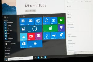 Microsoft nu convinge utilizatorii Windows 10 să treacă la 11, deși a scurtat suportul cu două luni