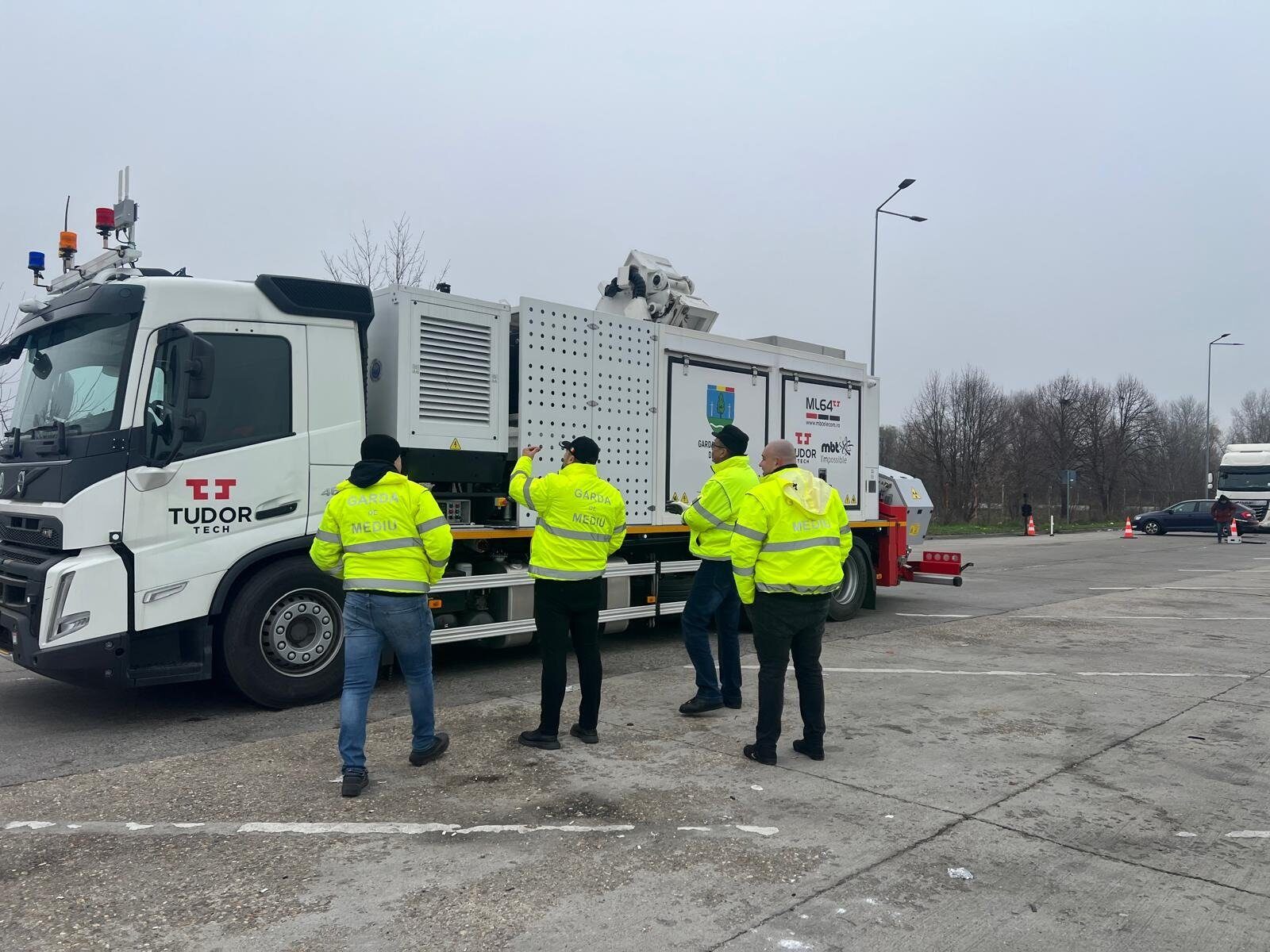 Prima utilizare a scanerului mobil cu raze X de către Garda de Mediu în inspecția transporturilor