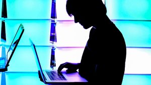 Hackeri preiau 1,8 milioane de telefoane Android pentru a lansa atacuri online