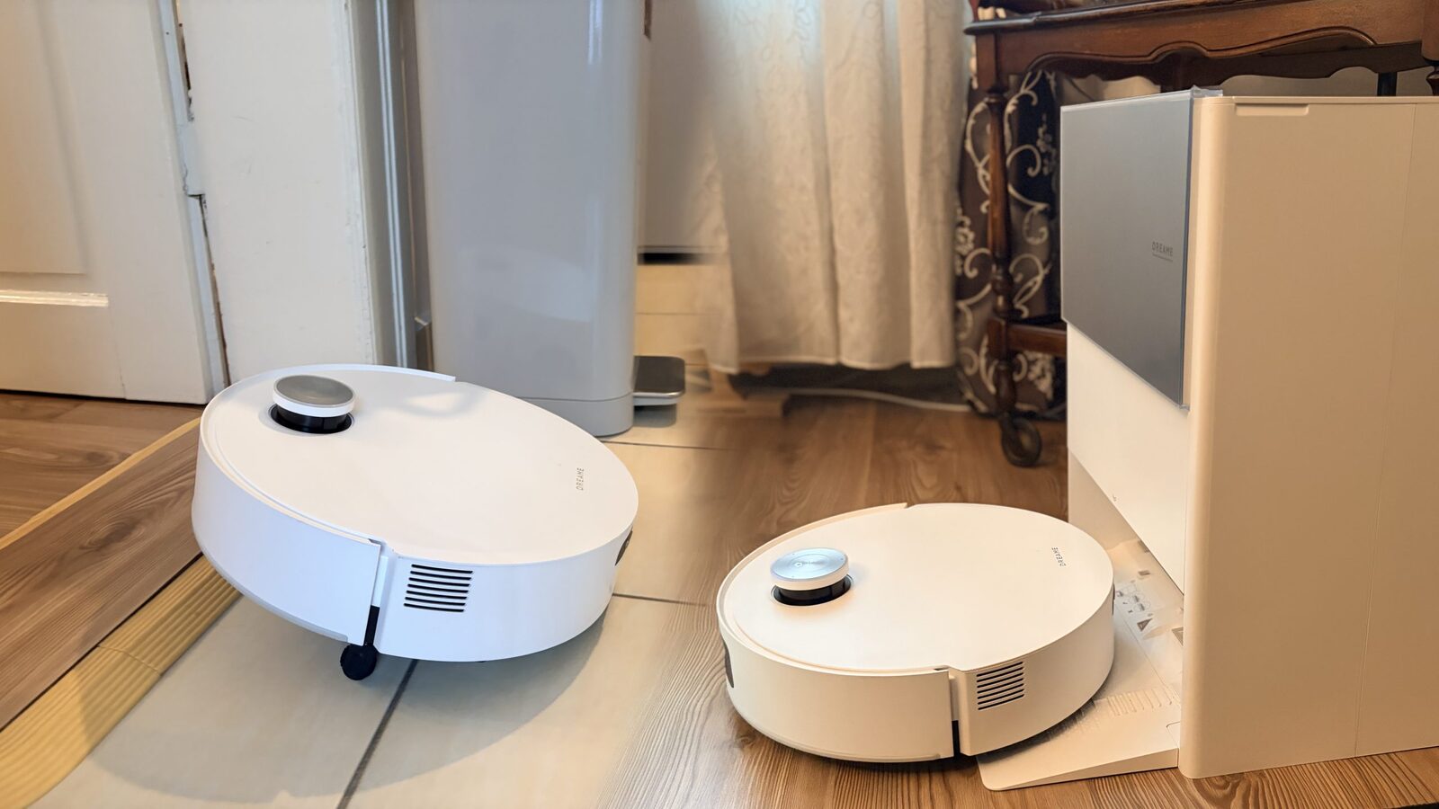 Test Dreame Aqua10 Ultra Roller Complete – aspiratorul genial cu mop ultra‑smart, ajunge la 8 cm