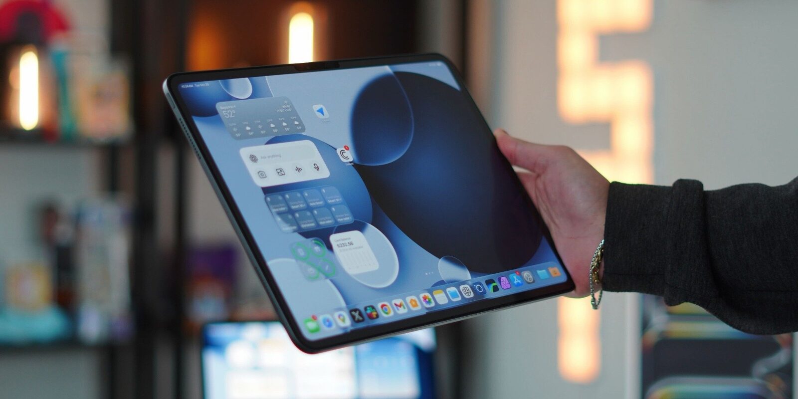 Configurează gesturi trackpad și scurtături de tastatură în iPadOS pentru fluiditate.