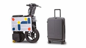 Motocicletă electrică pliabilă, asemănătoare unui geamantan, nu e doar prototip, e de vânzare.