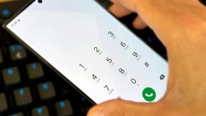 Apeluri nedorite? O gafă simplă ce te face vulnerabil la escroci