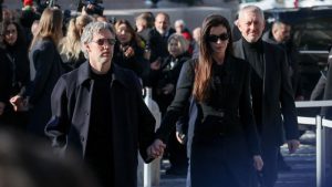 Valentino, „Ultimul Împărat” al modei italiene, condus pe ultimul drum de staruri