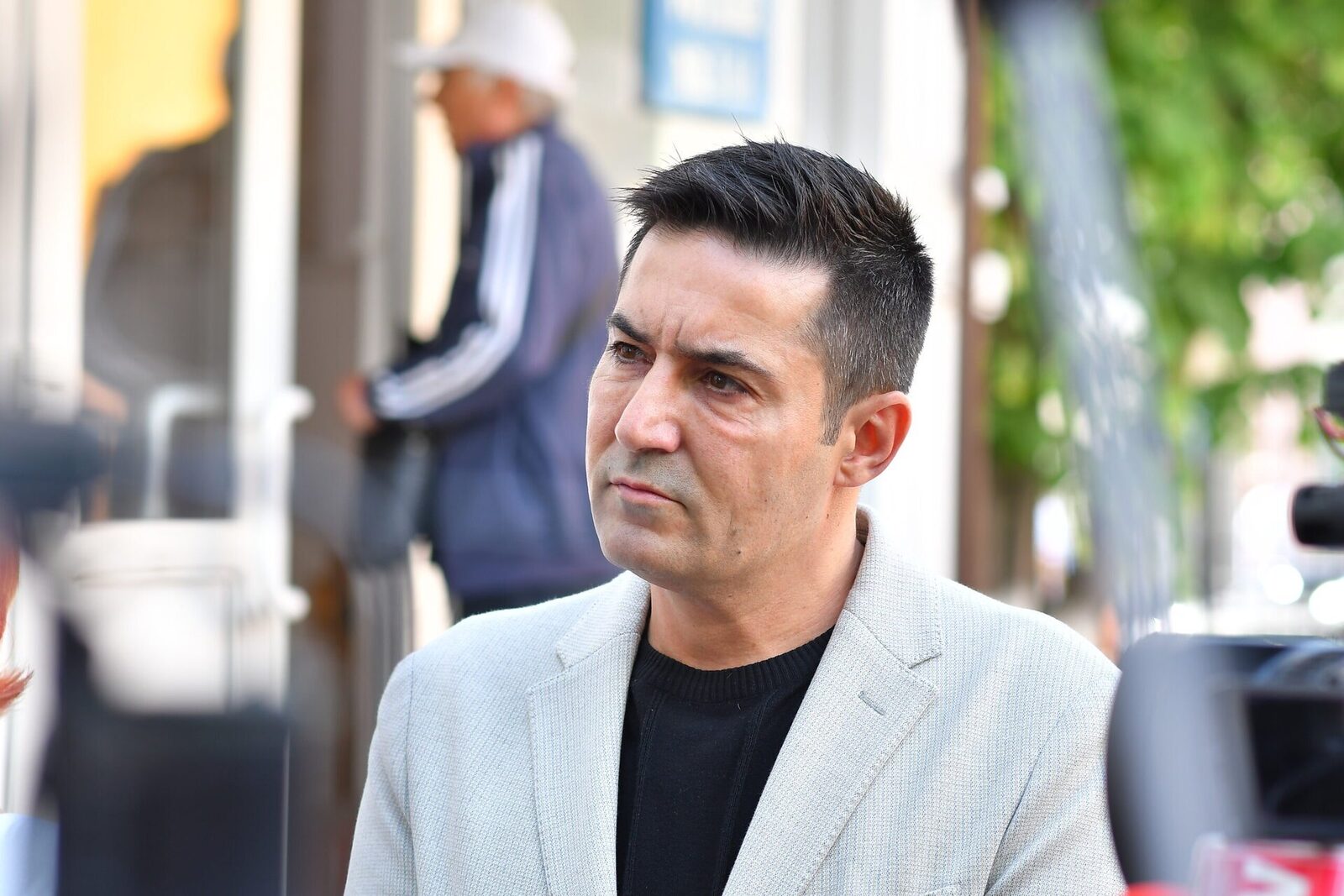Bolojan, un artist cu multe melodii: e timpul pentru un nou lăutar?