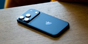Apple menține prețul iPhone 18, în ciuda crizei de RAM, spune Kuo