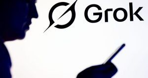 Franța deschide anchetă privind deepfake-urile cu femei dezbrăcate de Grok