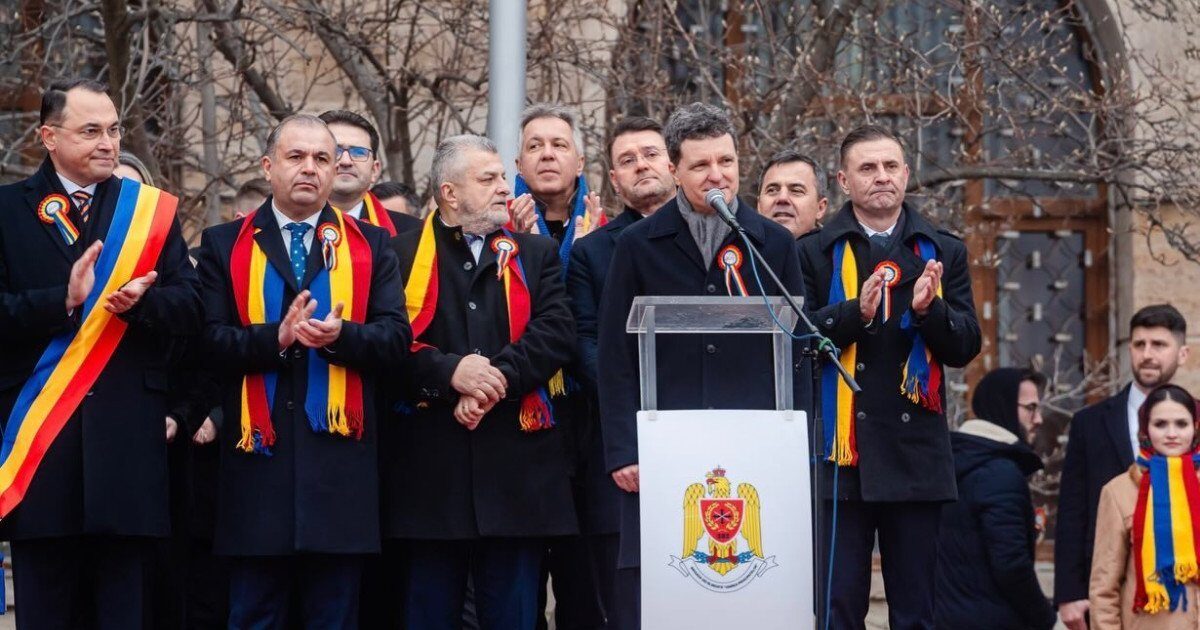 Nicuşor Dan: Imnul național, simbol al României, trebuie respectat!