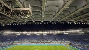 Protestul suporterilor transformă stadionul în pustietate la meciul de top