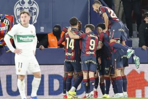 Levante învinge Elche 3-2, gol dramatic în minutul 95!