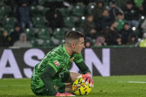 Iñaki Peña revine în poarta lui Elche în duelul cu Sevilla