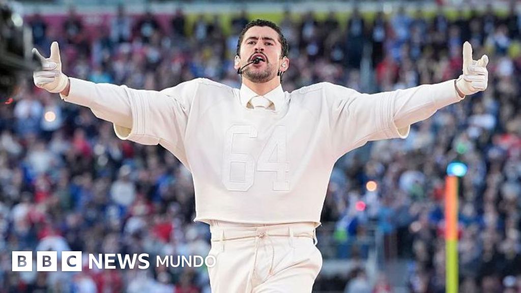 Bad Bunny transmite mesaje puternice la Super Bowl: 6 momente cheie