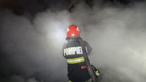 Femeie găsită carbonizată într-un incendiu devastator la Popești
