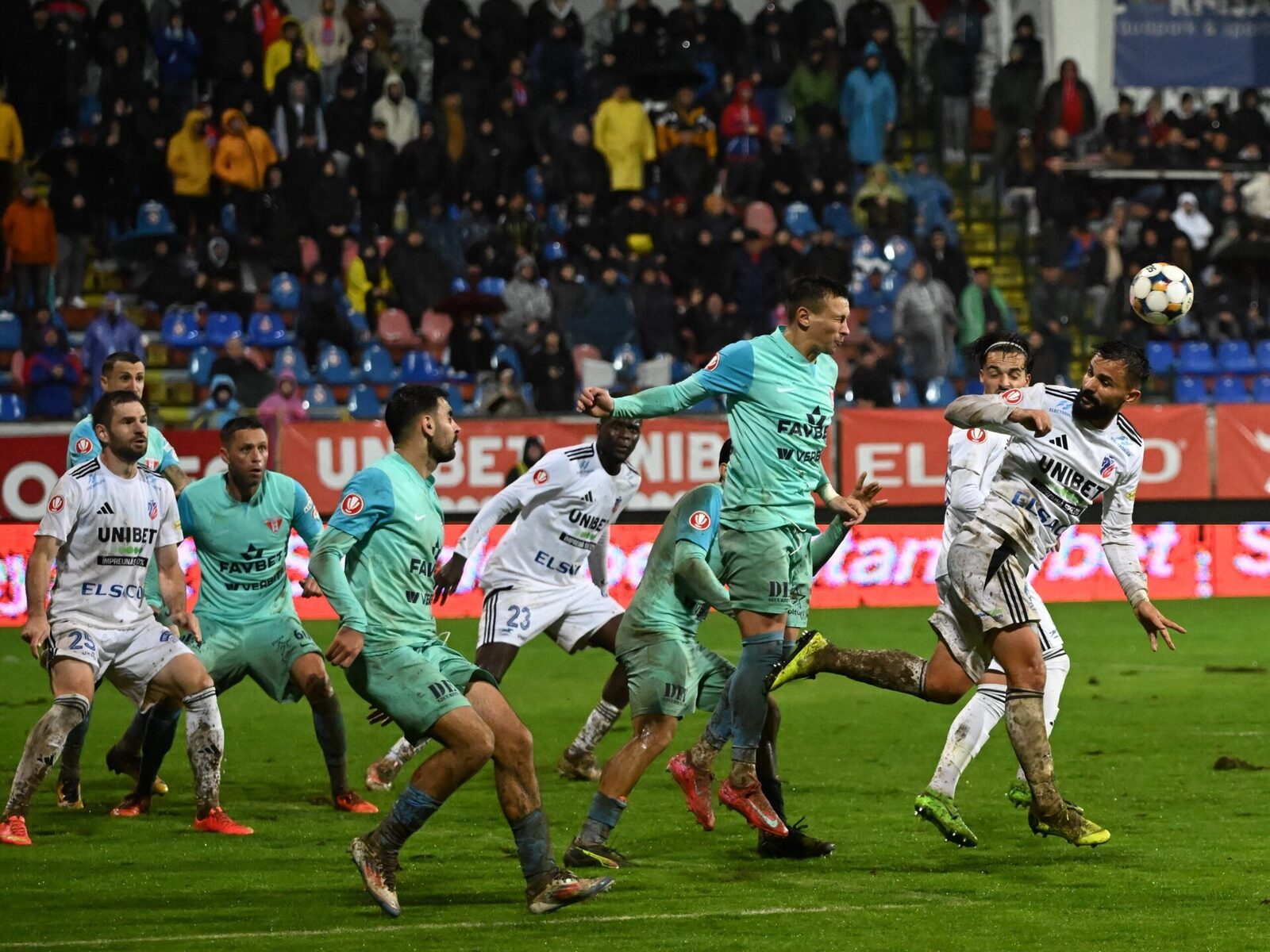 FC Botoșani joacă online în etapa 27 a Superligii: urmăriți live!