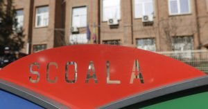 Sechestrarea vremii: Șapte școli din Brăila trec la cursuri online