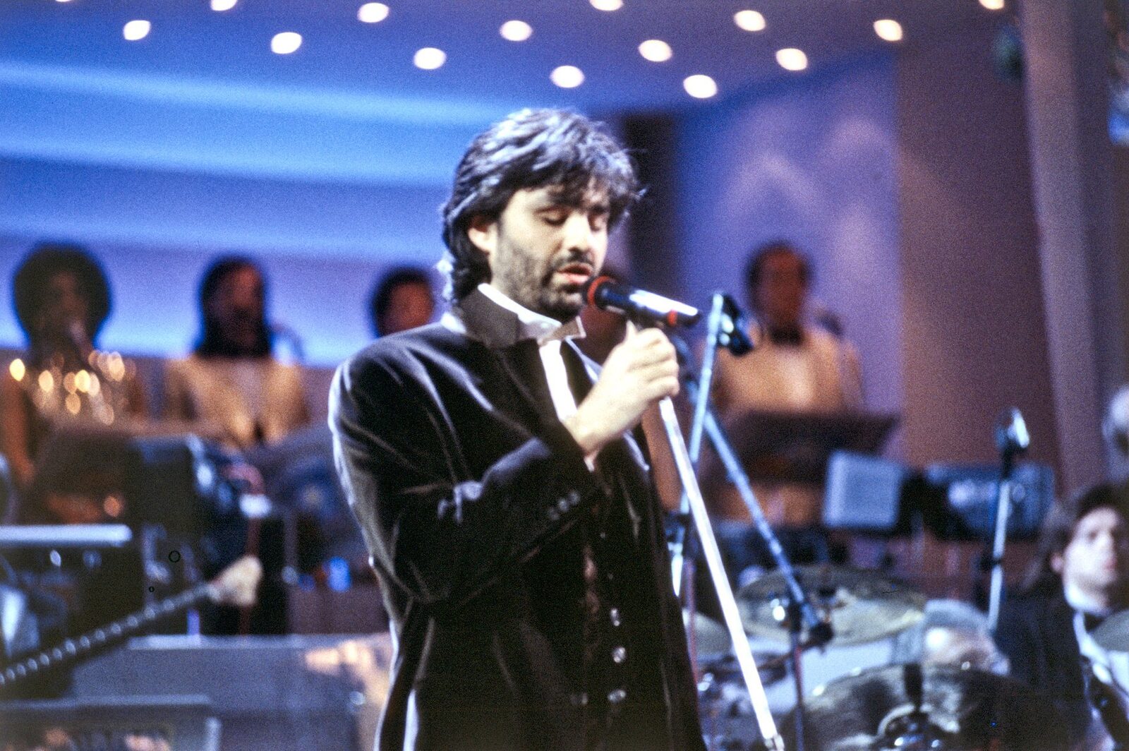 Andrea Bocelli: Povestea impresionantă a orbului care cântă cu sufletul