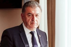 „Surprize controversate pe cale să apară: apel urgent din partea mea”