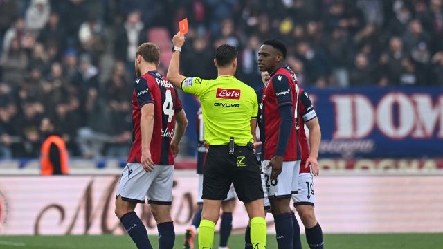 Arbitrul revocă decizia: roșu pentru Pobega după doar 20 de minute!