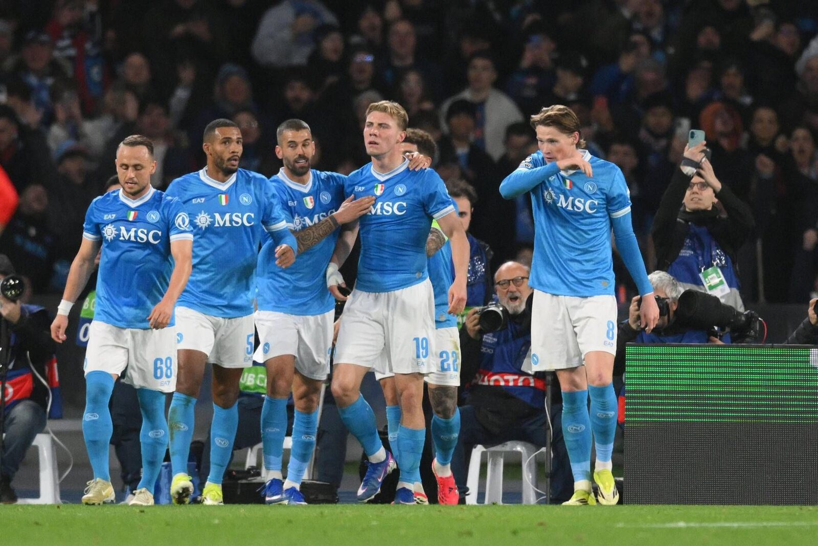 Seria A: Napoli și Roma se confruntă într-un meci pivotal vandaag!