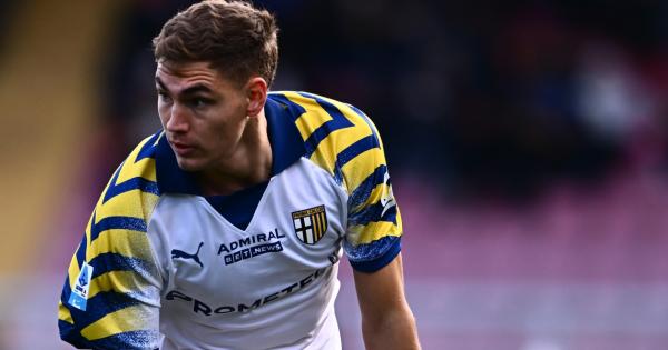 Bologna-Parma: Pellegrino, lovit la cap, se prăbușește în minutul 2