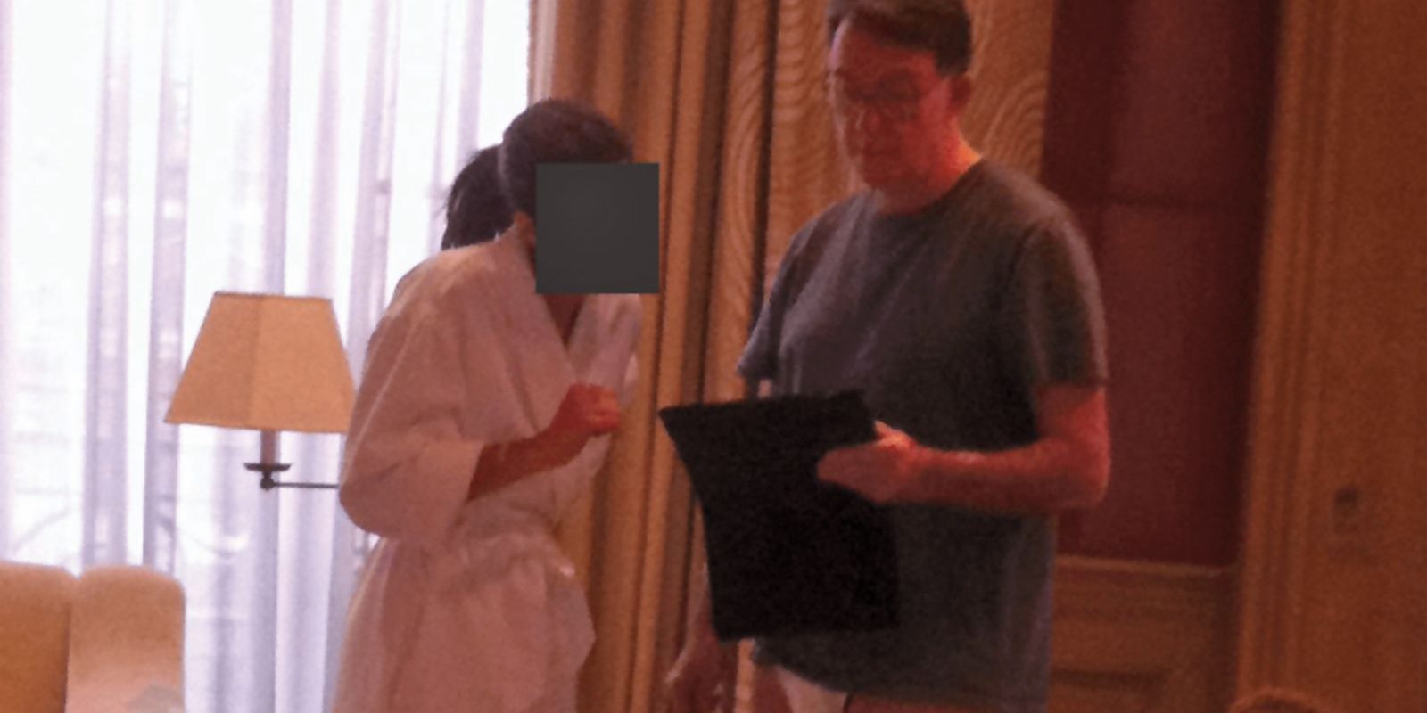 „Documentele Epstein: Imagine cu Mandelson în lenjerie, găsită în apartament”