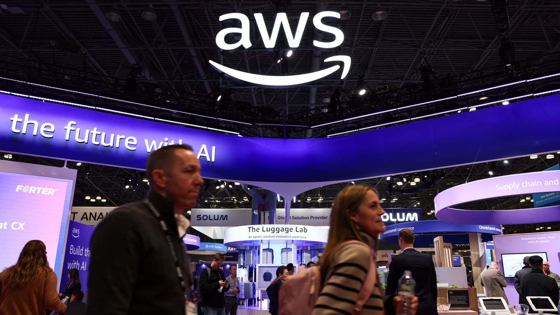 Dronele au lovit! Amazon, afectată în Emirate și Bahrain