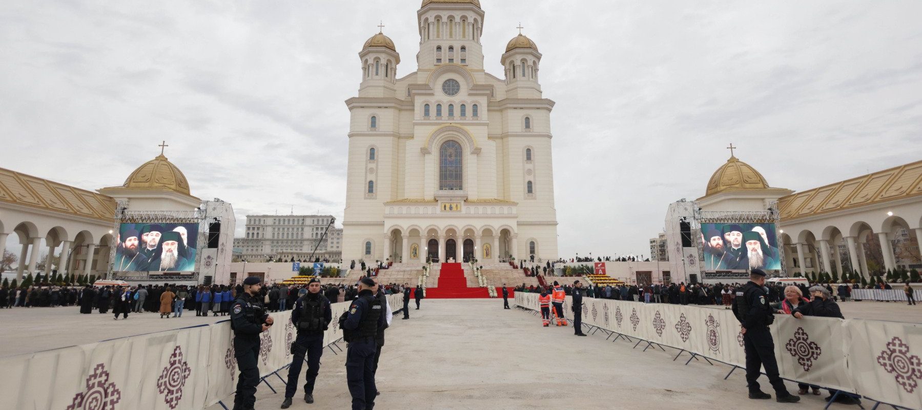 Patriarhul cere ajutor pentru pictura Catedralei, după 270 de milioane de euro cheltuite