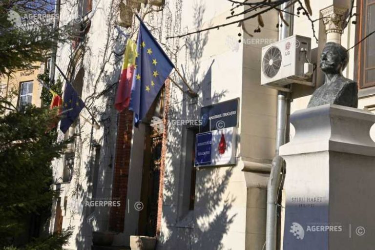 Mec consultă profesorii: Noi reguli pentru portofoliul didactic, pe masa discuțiilor