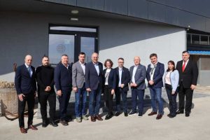 Comisarul european vizitează o fabrică din Delta Dunării