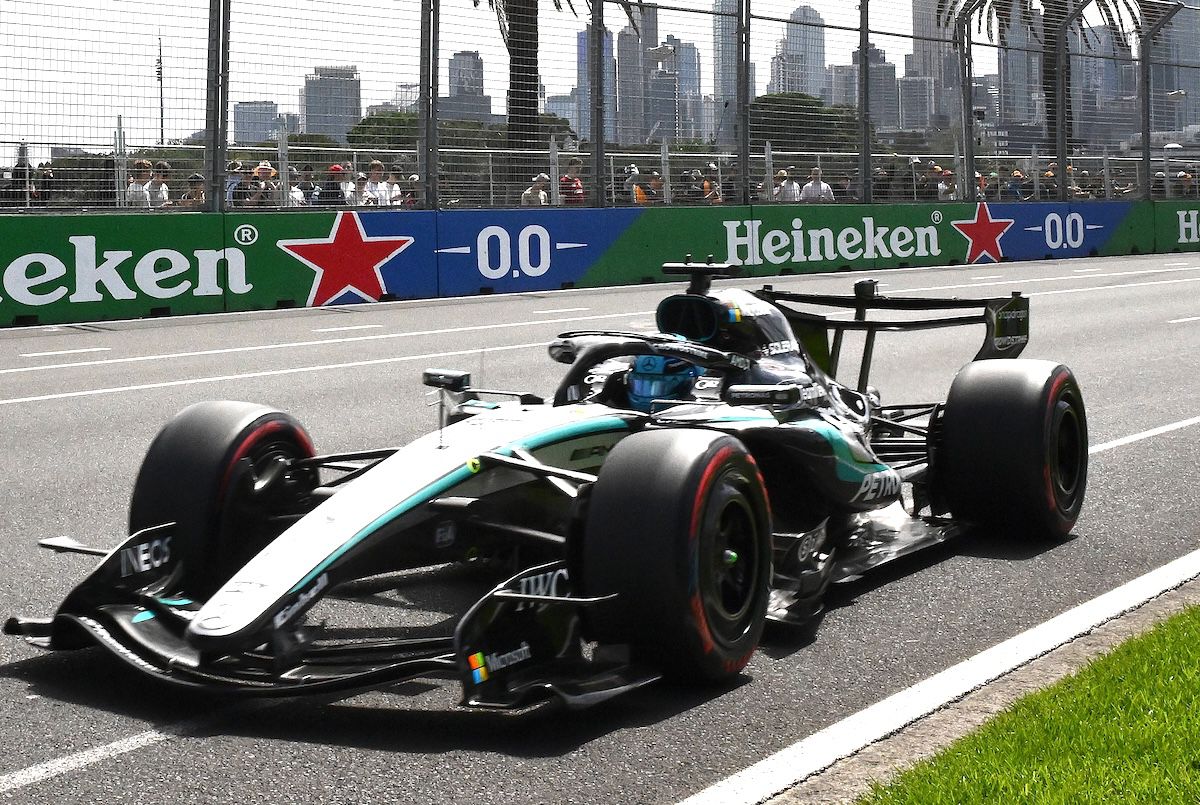 Russell, din pole la Melbourne! Mercedes zdrobește calificările, Verstappen, out în Q1
