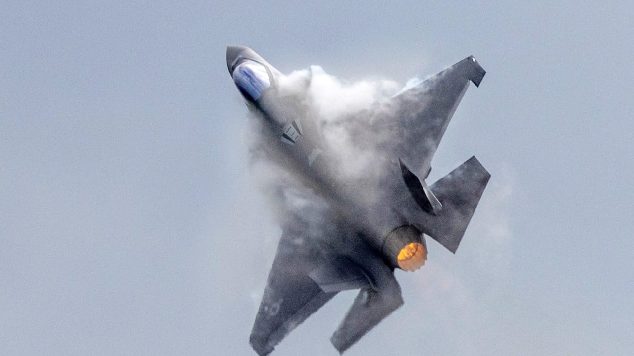 Israel: F-35 doboară un y-130 iranian, primul dogfight al războiului