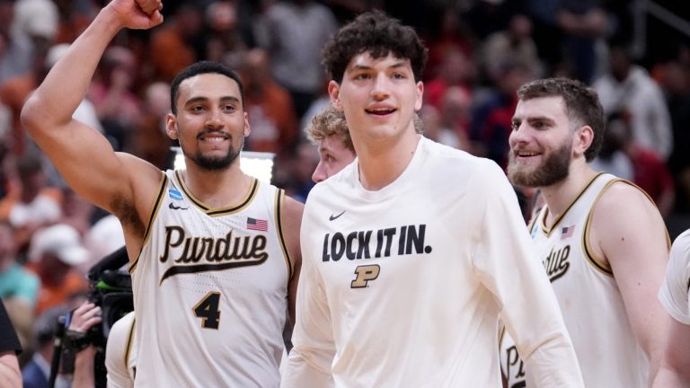 Reacții incendiare: Fanii Purdue, în delir după coșul lui Trey Kaufman-Renn în March Madness