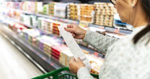 Alimentele de bază, iarăși la prețuri mai mari luna asta