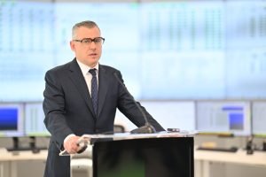 Antal (senat): Infrastructura energetică, mai importantă decât autostrada pentru investiții