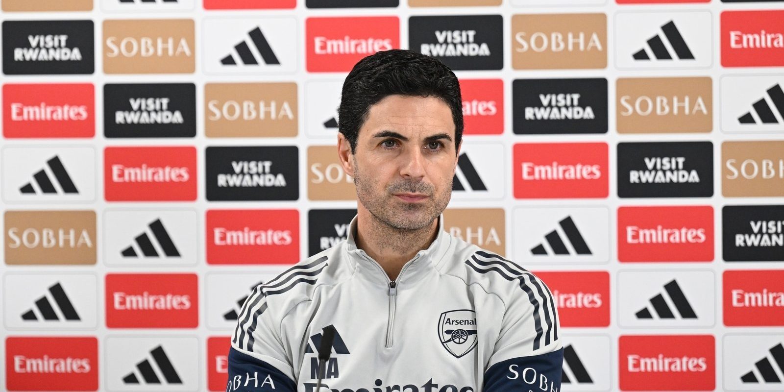 Opțiuni pentru titlu (55-70 caractere):

Arteta, înainte de Chelsea: Declarații incendiare despre rivalitate și strategie
Arsenal – Chelsea: Arteta dezvăluie secretele meciului crucial. Ce a spus?
Conferința lui Arteta: Avertisment clar pentru Chelsea și ambiții de titlu
Arteta, la foc automat: Tot ce a spus despre duelul cu Chelsea
Arsenal vs. Chelsea: Analiza lui Arteta, înainte de derby-ul londonez