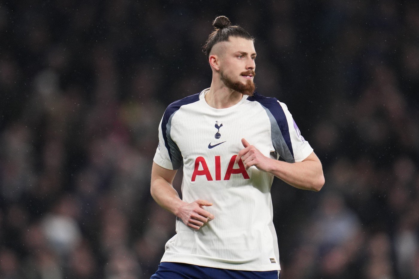 Drăgușin, scos din echipa lui Tottenham: Motivul ULUITOR care îl ține pe tușă