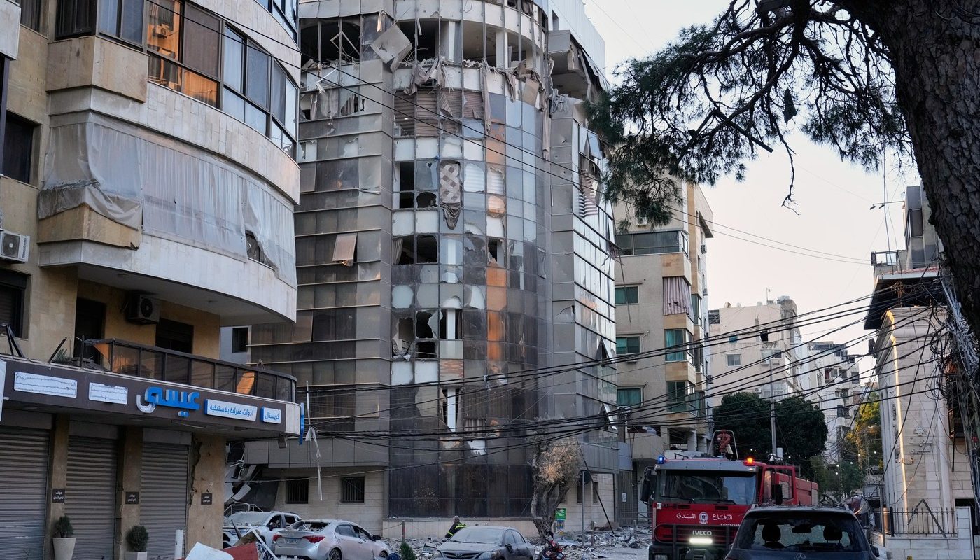 LIVE Conflictul SUA-Israel-Iran se extinde în Orientul Mijlociu / Explozii în mai multe state din Golf / Trump anunță represalii, Teheranul respinge negocierile: „Nu vom discuta cu SUA” / Românii nu pot fi evacuați, zboruri amânate