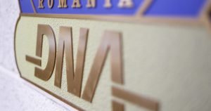 Flagrant la portul Constanța: Doi foști șefi, prinși de DNA pentru mită