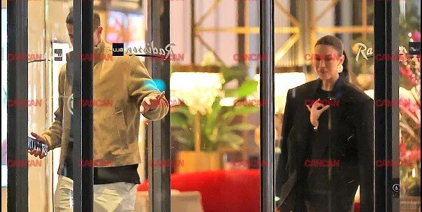 Stancu, golgheterul milionar, surprins cu o vedetă tv