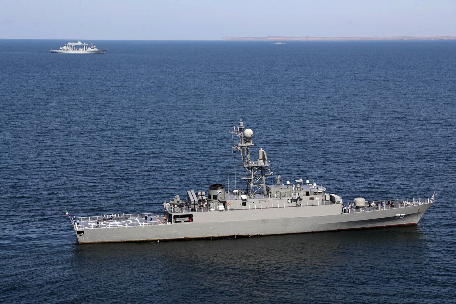 Fregata iraniană scufundată de un submarin american: Peste 150 de marinari dați dispăruți