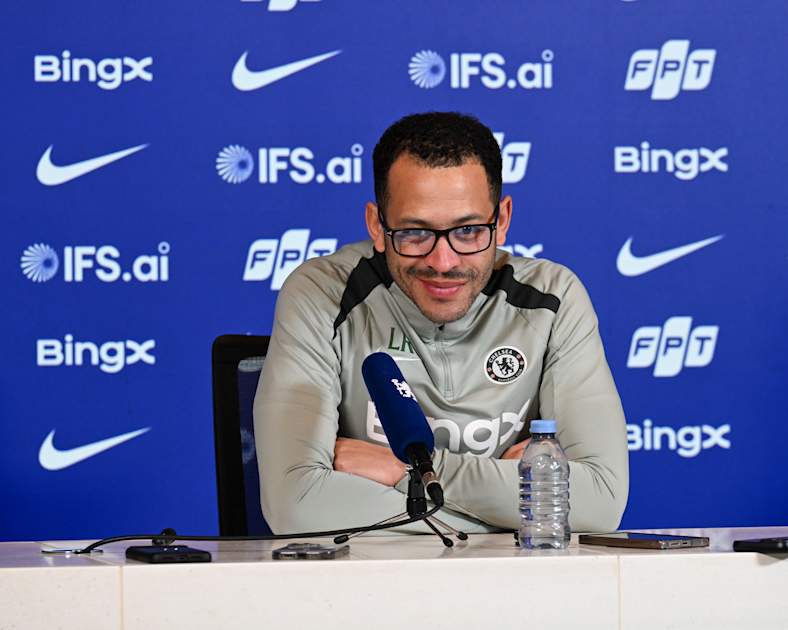 Rosenior anunță: Vești de la Chelsea despre meciul cu Aston Villa