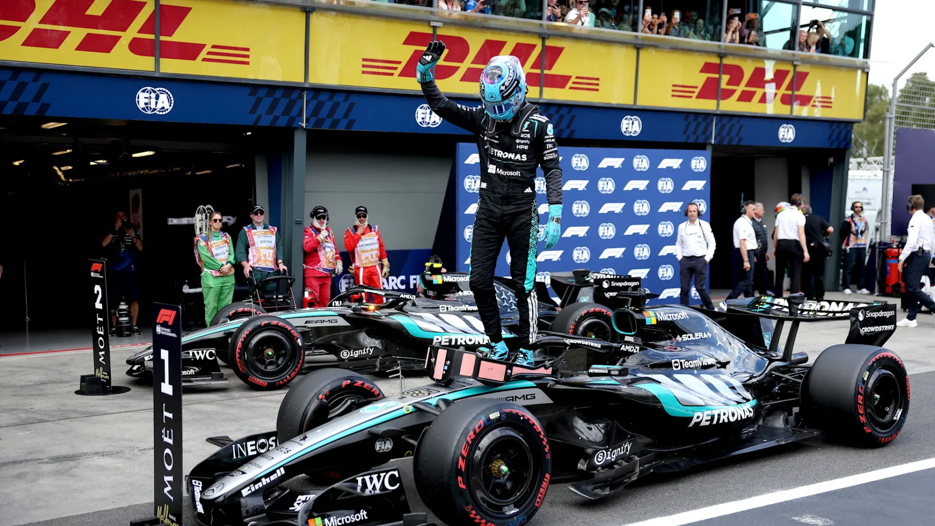 Russell, pe locul 1 la Melbourne, după ce Verstappen a ieșit din cursă