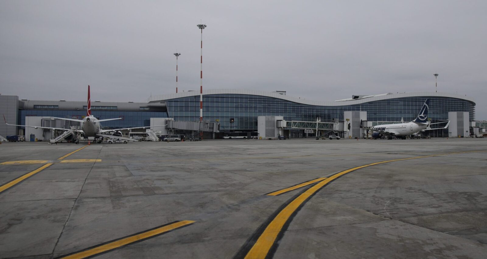 O cursă low-cost București-Dubai suspendată până în septembrie