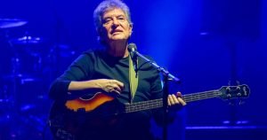 Holograf îndoliat: Iulian Vrabete, basistul trupei, a murit