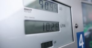 Măsuri de criză: Guvernul lovește piața carburanților. Raționalizarea, pe masă?